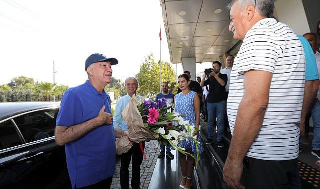 Başkan Engin görevine alkışlarla döndü