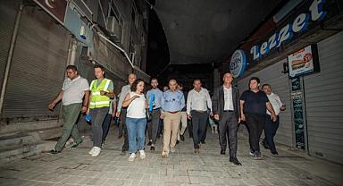 Başkan Soyer, Kemeraltı’ndaki gece çalışmalarını inceledi