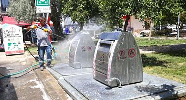 Başkan Tugay, daha sağlıklı bir kentyaşamı için Karşıyaka’yı adım adım geziyor