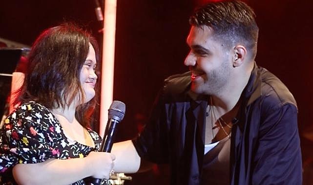 Emircan İğrek&#039;in konserinde duygusal anlar