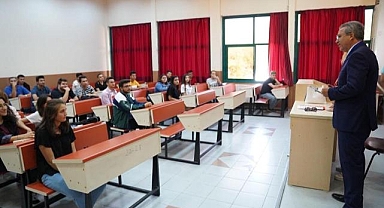 En iyiler EÜ İletişim ve Turizm Fakültelerini tercih etti