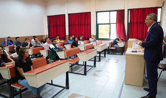 En iyiler EÜ İletişim ve Turizm Fakültelerini tercih etti