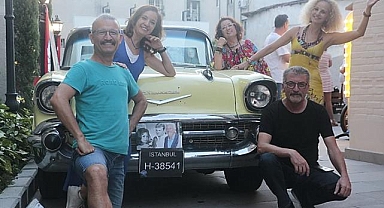 Göksel Arsoy'un 1957 model Chevrolet'si Sanathane'de sergilendi
