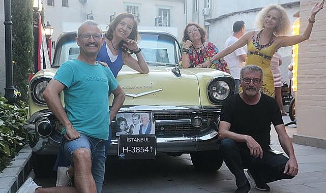 Göksel Arsoy&#039;un 1957 model Chevrolet&#039;si Sanathane&#039;de sergilendi