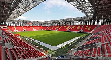 Göztepe, savunma hattını yeniledi