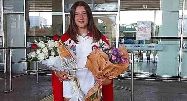 Göztepeli Defne Simay Başdağ, Dünya şampiyonu oldu!