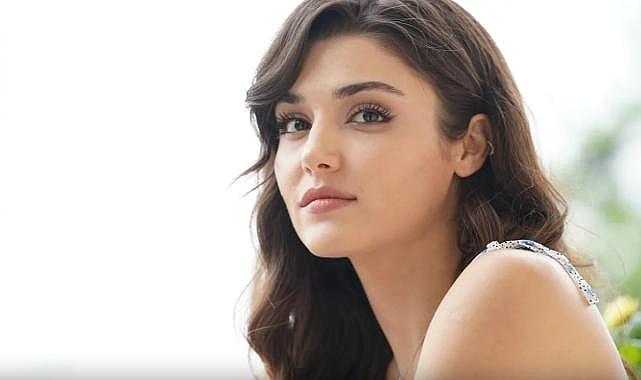 Hande Erçel Gündemden Düşmüyor