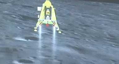 Hindistan, Ay'ın Karanlık yüzüne iniş yapan ilk ülke oldu!