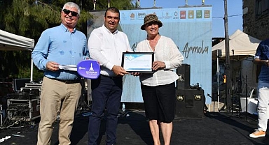 İzmir Büyükşehir Belediyesi Seferihisar'a otobüs hibe etti