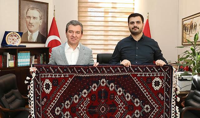 İzmir Milletvekili Eyyüp Kadir İnan Bergama&#039;ya ziyaret etti