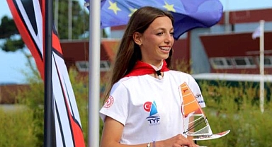 İzmirli Parla sörfte tarih yazdı