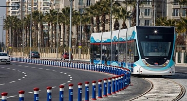 İzmirliyi yolda bırakan Tramvay arızası