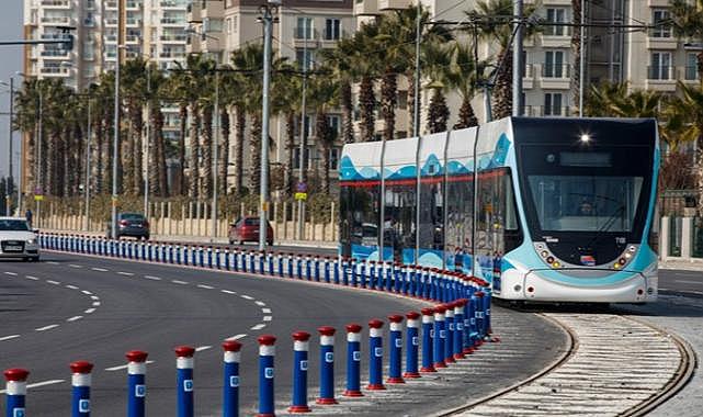 İzmirliyi yolda bırakan Tramvay arızası