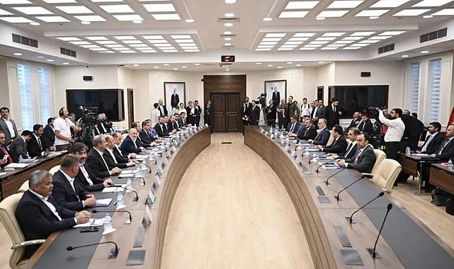 Kamu Toplu Sözleşmesi&#039;nde gözler hükümetin teklifinde