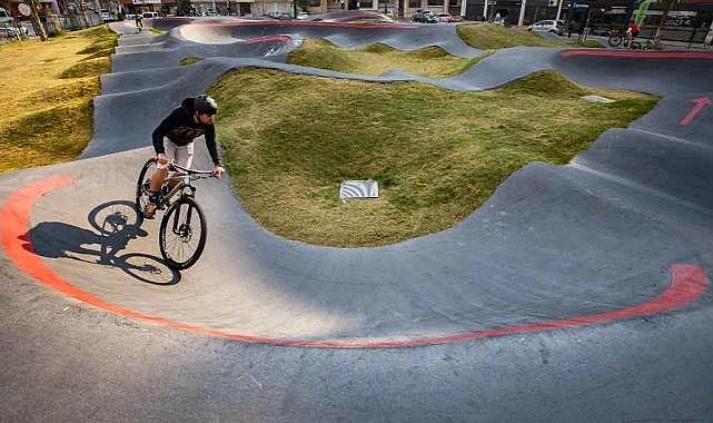 Karşıyaka&#039;da bisiklet severlere özel parkur!