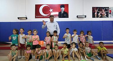 Karşıyaka'da geleceğin jimnastikçileri yetişiyor