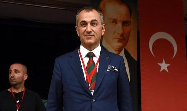 Karşıyaka&#039;da sürpriz! Azat Yeşil dönemi