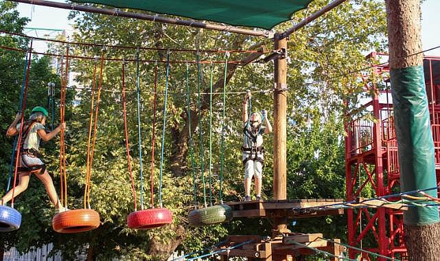 Karşıyaka&#039;da tatil keyfi &#039;Macera Parkı&#039;nda yaşanıyor