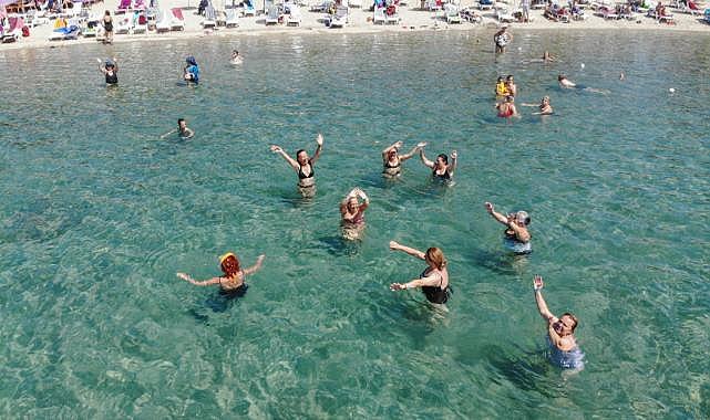 Konaklı kadınlar denizle buluşuyor