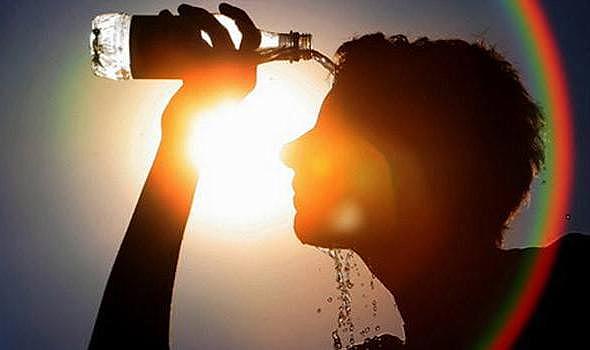 Küçük çocuklarda ve yaşlılarda sıcak çarpma riski artıyor