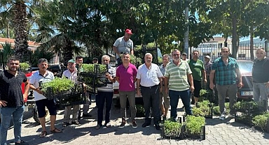 Menderes'te Atalık Fideler Üreticiyle Buluştu