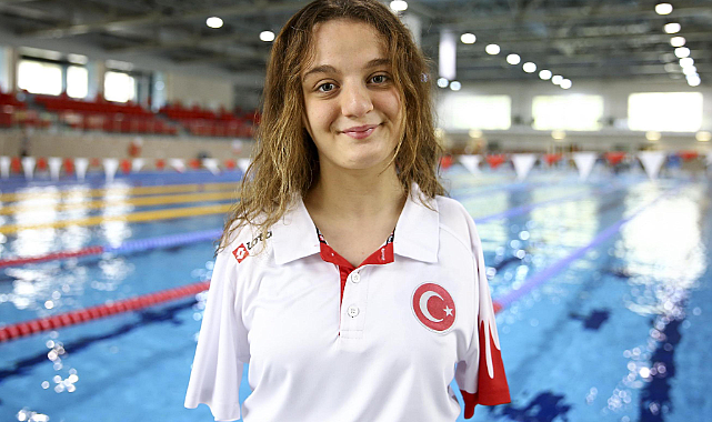 Milli yüzücü Sümeyye Boyacı, dünya üçüncüsü