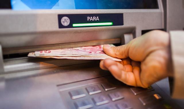 Para çekerken dikkat: Şenol Babuşcu ATM&#039;lerde yeni dönemi açıkladı!