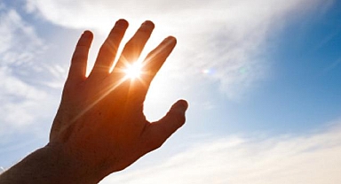 Prof. Dr. İlgen Ertam Sağduyu, DNA'yı etkileyen ultraviyole ışınları birçok hastalığa sebep olabilir