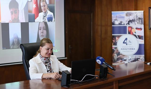 Rektör Hotar, DEÜ&#039;nün &#039;ilk&#039; öğrencileriyle buluştu.