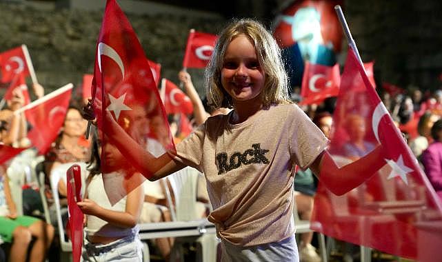 Seferihisar&#039;da Zafer Bayramı coşkusu