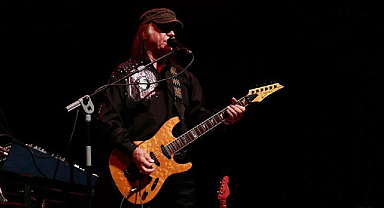 Türk rock müziğinin efsane ismi Erkin Koray hastaneye kaldırıldı!