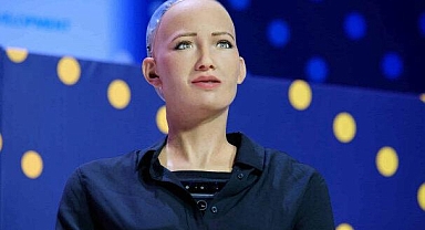 Ünlü robot Sophia, Mevzular Açık Mikrofon'a katılacak