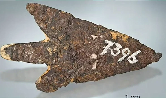 Uzay demiriyle dövülen 3 bin yıllık silah keşfedildi