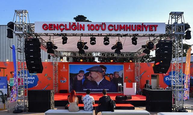 92. İEF bünyesindeki Belediyeler Sokağı büyük ilgi görüyor