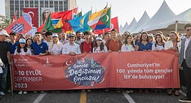 92. İzmir Enternasyonal Fuarı dünya gençlerinin enerjisiyle başladı