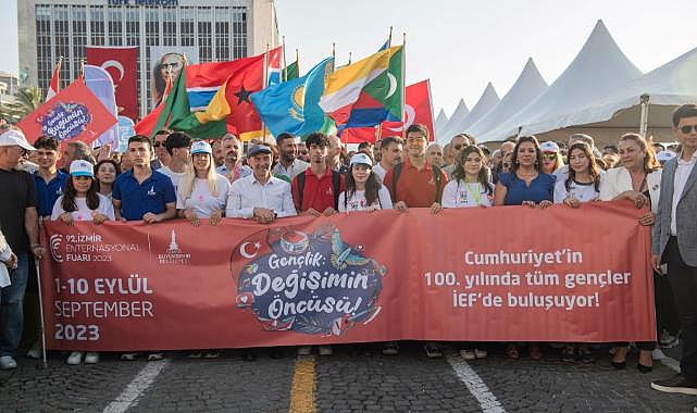 92. İzmir Enternasyonal Fuarı dünya gençlerinin enerjisiyle başladı