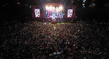 92. İzmir Enternasyonal Fuarı’nda yıldız yağmuru