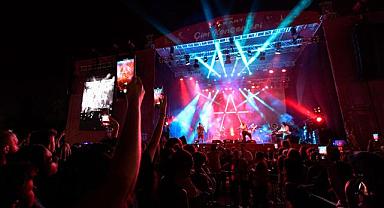 92. İzmir Enternasyonal Fuarı’nı müziğin enerjisi sardı