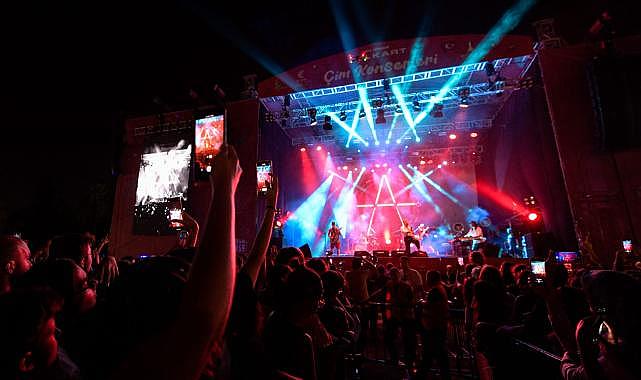 92. İzmir Enternasyonal Fuarı’nı müziğin enerjisi sardı
