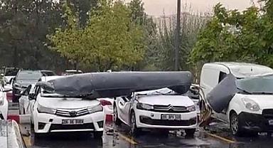 Ankara'da yaşandı! Savaş uçağının parçası araçların üzerine düştü!