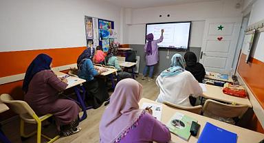 Buca Belediyesi Okuma Yazma Kurslarına büyük ilgi
