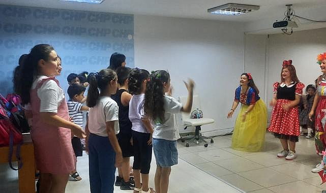 CHP yeni dönemde öğrencilere destek