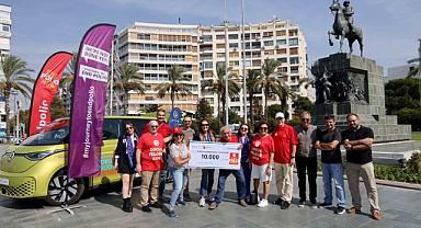 Çocuk Felci'ne farkındalık turuna çıkan Asfour'u İzmir'de ağırladılar