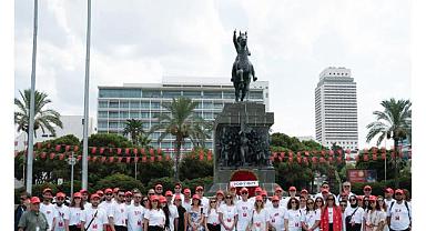 Cumhuriyetimizin 100.yılında, Koton Cumhuriyet Gönüllüleri İzmir’in Kurtuluşu’nun yıldönümünde İzmir’deydi!