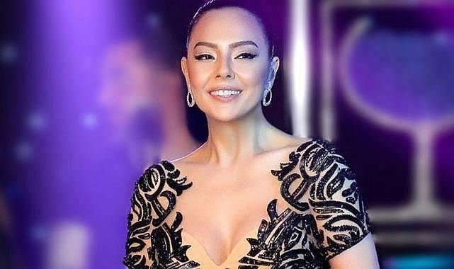 Ebru Gündeş ödül törenlerine katılmayacak