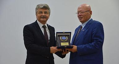 EÜ’de Cumhuriyetin 100. Yılı Etkinlikleri “9 Eylül İzmir’in Kurtuluşu” konferansı ile başladı