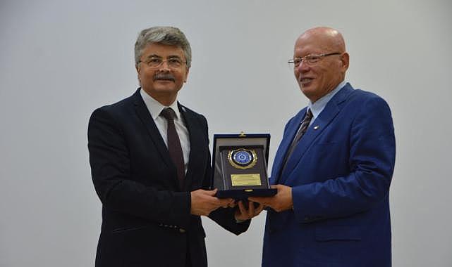 EÜ’de Cumhuriyetin 100. Yılı Etkinlikleri “9 Eylül İzmir’in Kurtuluşu” konferansı ile başladı