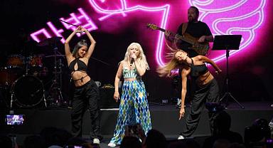 Fuar "GameX'in"   Sürprizi Ece Seçkin Oldu