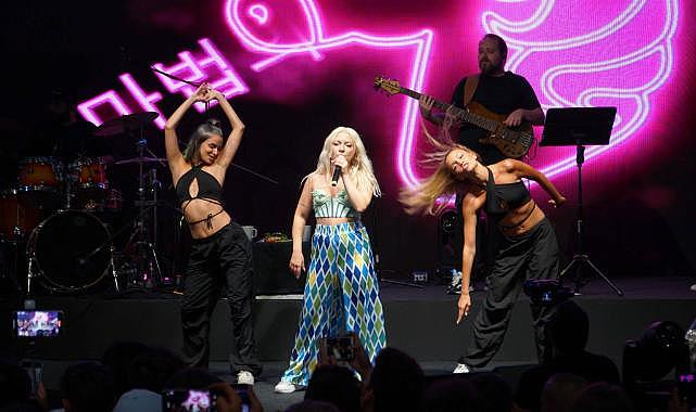 Fuar &quot;GameX&#039;in&quot;   Sürprizi Ece Seçkin Oldu