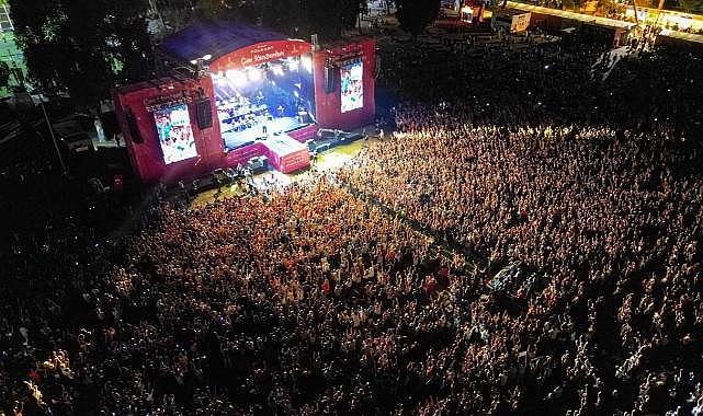 Fuar İzmir&#039;e ilaç gibi geldi... Unutulmaz geceler